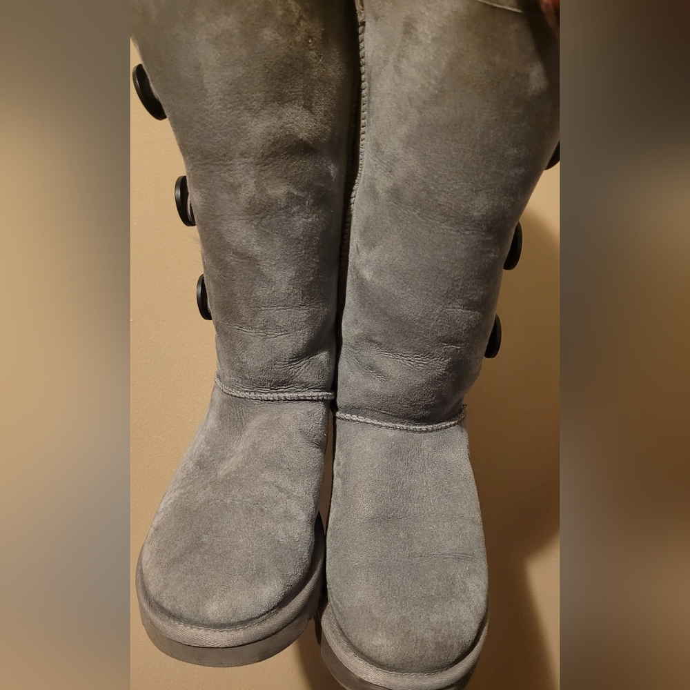 Ugg Australia Bailey Button Triplet Ii - image 2